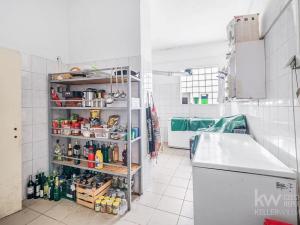 Prodej vícegeneračního domu, Zálezly, 900 m2