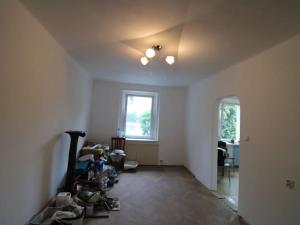 Prodej bytu 2+1, Karlovy Vary, Nejdecká, 61 m2