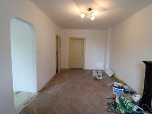 Prodej bytu 2+1, Karlovy Vary, Nejdecká, 61 m2