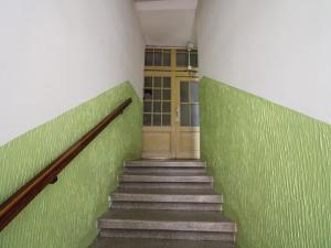 Prodej bytu 2+1, Karlovy Vary, Nejdecká, 61 m2