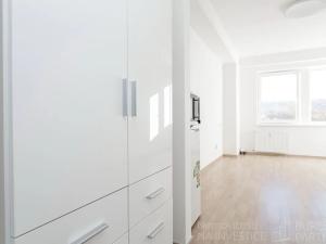 Pronájem bytu 1+kk, Praha - Jinonice, Peroutkova, 26 m2