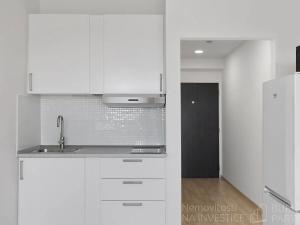 Pronájem bytu 1+kk, Praha - Jinonice, Peroutkova, 23 m2