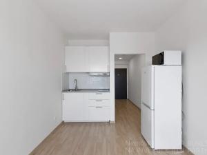 Pronájem bytu 1+kk, Praha - Jinonice, Peroutkova, 23 m2