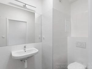Pronájem bytu 1+kk, Praha - Jinonice, Peroutkova, 23 m2