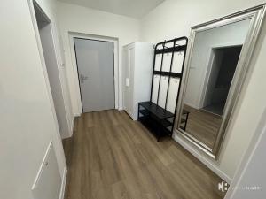 Pronájem bytu 1+kk, Praha - Hostavice, Hrabovská, 46 m2