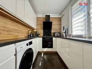 Prodej bytu 3+1, Karviná - Mizerov, tř. Těreškovové, 57 m2