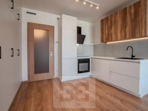 Pronájem bytu 1+kk, Praha - Vysočany, Střídavá, 36 m2