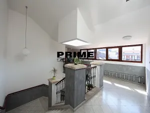 Pronájem kanceláře, Praha - Smíchov, Štefánikova, 147 m2