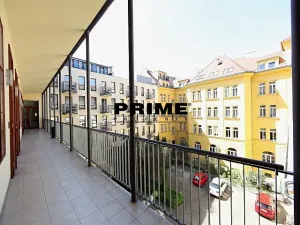 Pronájem kanceláře, Praha - Smíchov, Štefánikova, 147 m2