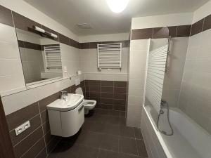 Pronájem bytu 2+kk, Praha - Stodůlky, Holýšovská, 55 m2