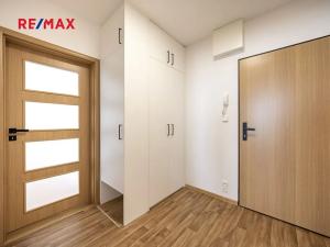 Pronájem bytu 2+kk, Praha - Modřany, Jordana Jovkova, 44 m2