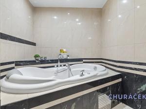 Prodej bytu 3+kk, Praha - Kunratice, Merhoutova, 114 m2