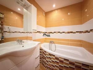 Prodej bytu 3+1, Orlová, Okružní, 75 m2