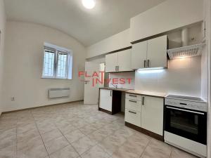 Pronájem bytu 1+1, Praha - Žižkov, Milíčova, 26 m2