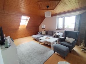 Pronájem rodinného domu, Velká Polom, 9. května, 160 m2