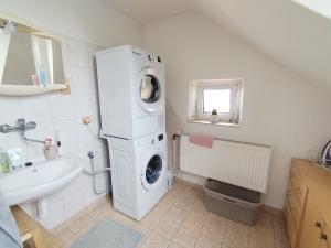 Pronájem rodinného domu, Velká Polom, 9. května, 160 m2