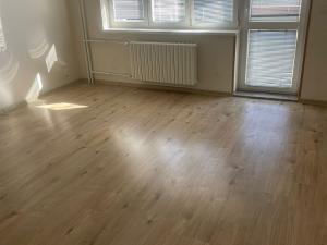 Pronájem bytu 3+1, Praha - Satalice, U obory, 74 m2