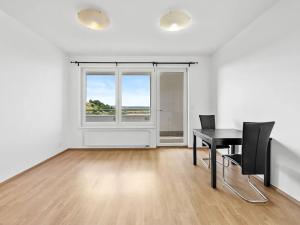Pronájem bytu 1+kk, Praha - Horní Měcholupy, Mantovská, 40 m2