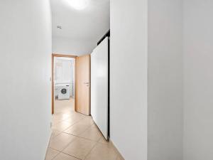 Pronájem bytu 1+kk, Praha - Horní Měcholupy, Mantovská, 40 m2