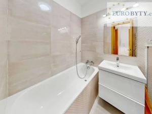 Pronájem bytu 4+kk, Praha - Podolí, Podolská, 133 m2