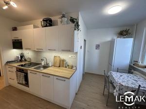 Pronájem bytu 2+1, Olomouc, Kmochova, 55 m2