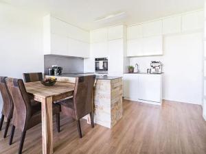 Prodej bytu 3+kk, Praha, Mezitraťová, 65 m2