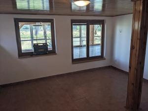 Pronájem atypického bytu, Běleč, Dukelská, 172 m2