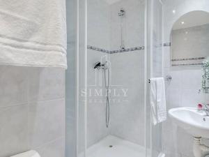 Pronájem bytu 4+1, Praha - Černý Most, Doležalova, 90 m2