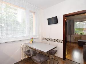 Pronájem bytu 2+1, Praha - Hlubočepy, Voskovcova, 48 m2