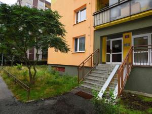Pronájem bytu 2+1, Praha - Hlubočepy, Voskovcova, 48 m2