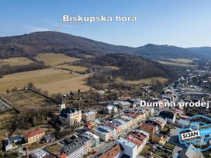 Prodej rodinného domu, Zlaté Hory, nám. Svobody, 300 m2