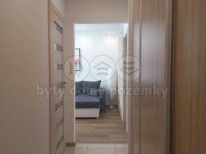 Pronájem bytu 2+kk, Pardubice - Polabiny, Družstevní, 52 m2