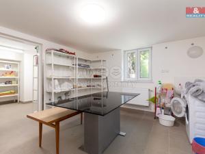 Prodej obchodního prostoru, Kravaře, Náměstí, 180 m2