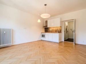 Prodej bytu 1+kk, Praha, Jeremenkova, 28 m2