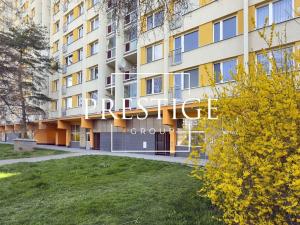 Pronájem bytu 2+1, Praha - Kobylisy, Střekovská, 45 m2