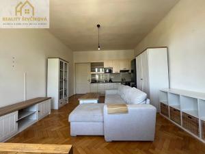 Pronájem bytu 2+kk, Hradec Králové, Smetanovo nábřeží, 60 m2