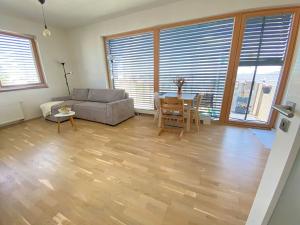 Pronájem bytu 2+kk, Praha - Malešice, Univerzitní, 50 m2