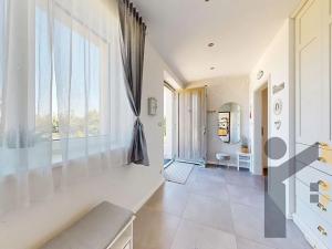 Prodej rodinného domu, Vinařice, 269 m2