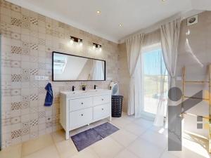 Prodej rodinného domu, Vinařice, 269 m2