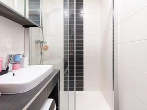Pronájem bytu 2+kk, Praha - Čakovice, Ke stadionu, 49 m2