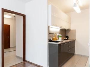 Pronájem bytu 2+kk, Praha - Čakovice, Ke stadionu, 49 m2