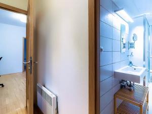 Pronájem bytu 2+kk, Praha - Holešovice, U městských domů, 48 m2