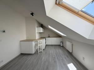 Pronájem bytu 2+kk, Praha - Vršovice, Košická, 41 m2