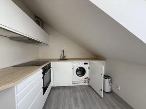 Pronájem bytu 2+kk, Praha - Vršovice, Košická, 41 m2