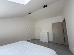 Pronájem bytu 2+kk, Praha - Vršovice, Košická, 41 m2
