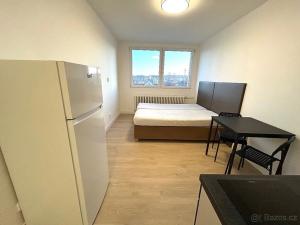 Pronájem bytu 1+kk, Praha - Vysočany, U vinných sklepů, 26 m2