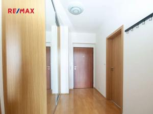 Pronájem bytu 2+kk, Praha - Strašnice, Michelangelova, 63 m2