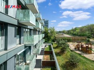 Pronájem bytu 2+kk, Praha - Žižkov, Olšanská, 75 m2