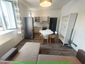 Pronájem bytu 2+kk, Praha - Hostivař, 46 m2