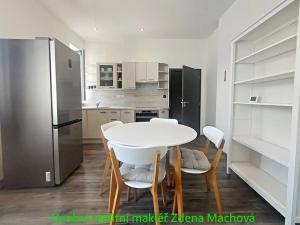 Pronájem bytu 2+kk, Praha - Hostivař, 46 m2